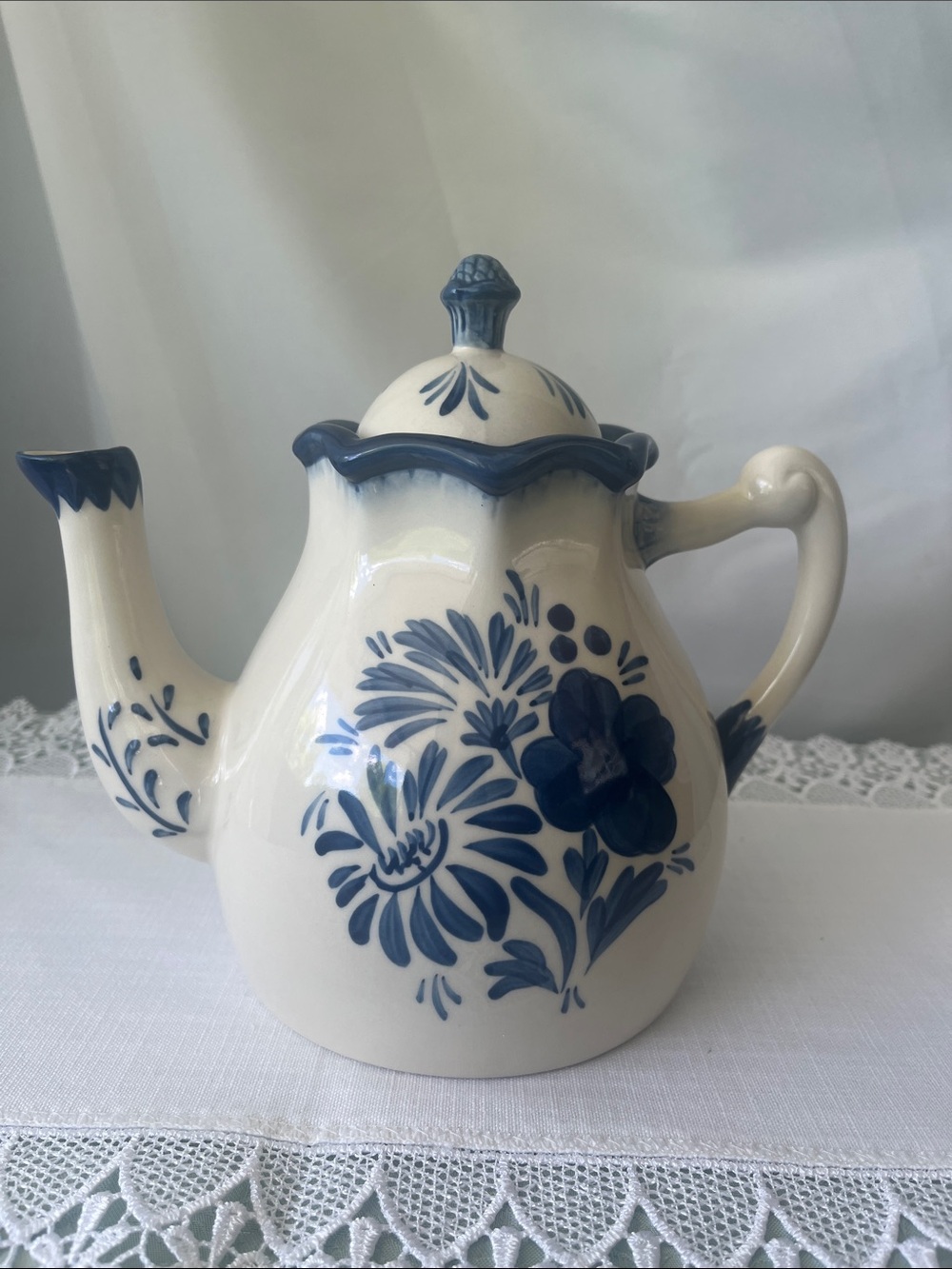 Bella Casa by Ganz Vintage Ceramic Blue & White Floral Teapot with Lid NWOT